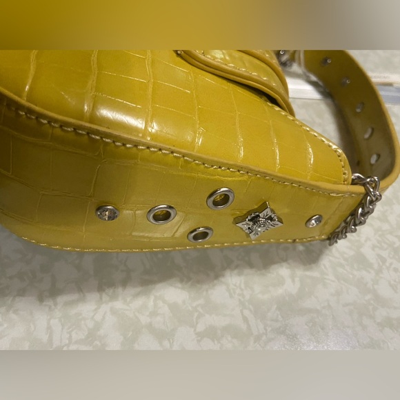 RARE Urban Outfitters Yellow Small NEW Vegan Leather Purse - Picture 5 of 12